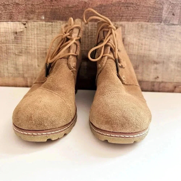 Toms Suede Kala Desert Wedged Laced Up Booties - Picture 4 of 9